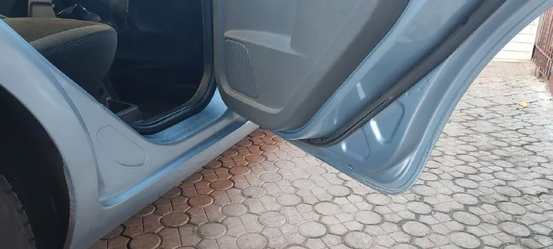 Продам свой автомобиль ford фокус 2 в 2016 году авто было пригнано из германии, с тех пор, я единственный владелец. автомобиль в очень хорошем состоянии, масло, фильтра, расходники менялись вовремя. кузов в отличном состоянии, рыжиков и ржавчины нет. салон велюр в идеальном состоянии. 👉 двигатель 1.6 бензин 115л 👉 оригинальный пробег 285 000км 👉 мкпп комплектация ghia * датчик дождя * датчик света * круиз контроль * абс * есп * обогрев лобового и заднего стекла * 2х зонный климат * магнитола андроид * велюровый салон * задний парктроник * все 4 стеклоподъёмника автоматические * 6 подушек безопасности * птф * в круг дисковые тормоза * фаркоп отличный, комфортный автомобиль. не разу не подводил. делать ничего не нужно, сел и поехал. 2 комплекта резины, 3 комплекта ковриков. г. луганск цена 660 000₽ +7 (959) 111-11-02 📞 звоните: +7(959)1111102 - фотография - 9