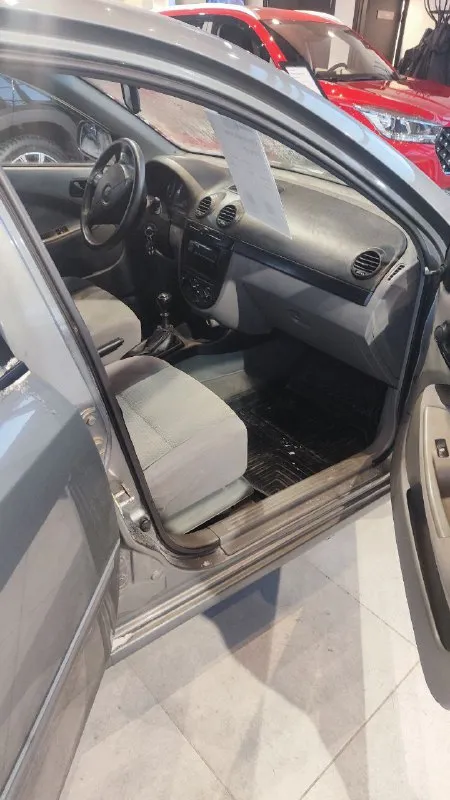 Продается chevrolet lacetti 1.4 мт 2010 года выпуска!!! пробег 117 000 км; автомобиль в достойнейшем состоянии, как внешне, так и внутри; обслуживался как полагается, не гремит, довезёт куда угодно и привезёт домой; цена : 600 000 рублей, торг у капота обоснованный. по всем вопросам звонить по телефону : +7 📞 звоните: +7(949)7009448 - фотография - 7