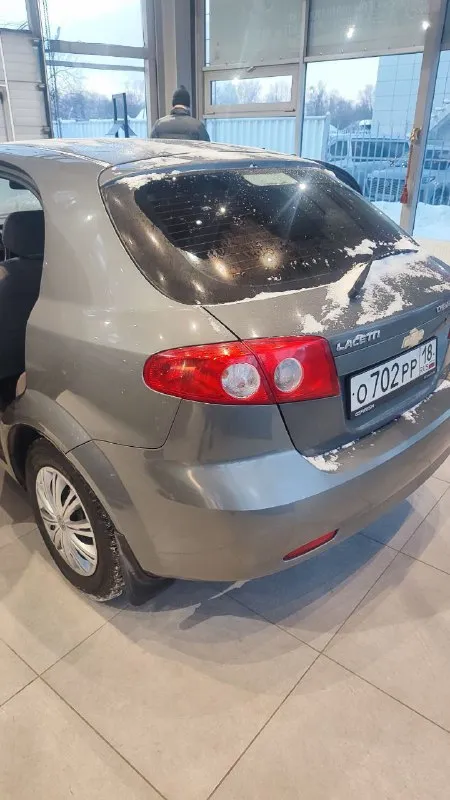 Продается chevrolet lacetti 1.4 мт 2010 года выпуска!!! пробег 117 000 км; автомобиль в достойнейшем состоянии, как внешне, так и внутри; обслуживался как полагается, не гремит, довезёт куда угодно и привезёт домой; цена : 600 000 рублей, торг у капота обоснованный. по всем вопросам звонить по телефону : +7 📞 звоните: +7(949)7009448 - фотография - 9
