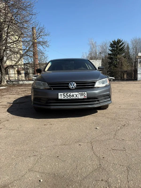 Продам volkswagen jetta vi 2015 г. пробег 176 000 км. двигатель 1,8 турбо (цепь поменяна) коробка 6-ти ступенчатый автомат (aisin) для комфортной езды: кондиционер, 4 стеклоподъёмника, авс, электрозеркала с подогревом, круиз-контроль. салон чистый, непрокуренный. за машиной следили должным образом. авто полностью готово радовать хозяина беспроблемной ездой. цена 1 180 000 тел. + 7949 318 22 17 📞 🇷🇺 звоните: +79493182217 - фотография - 2