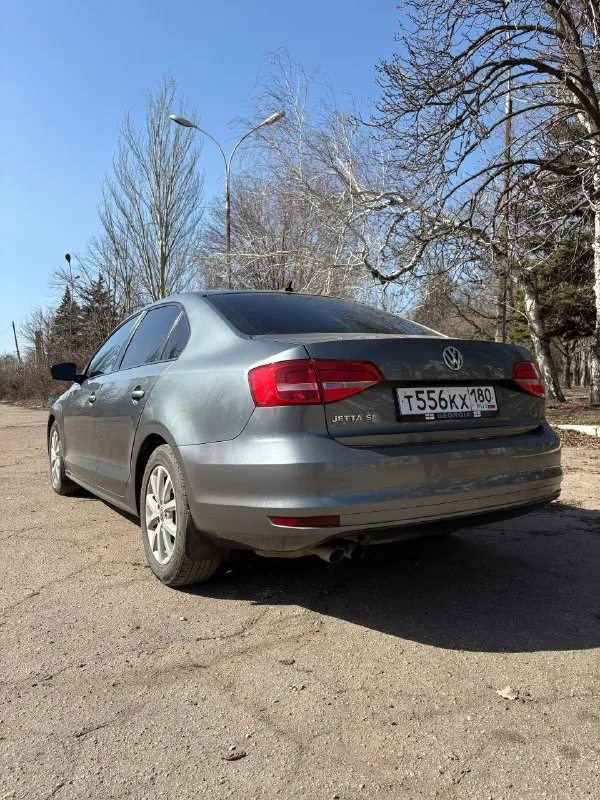 Продам volkswagen jetta vi 2015 г. пробег 176 000 км. двигатель 1,8 турбо (цепь поменяна) коробка 6-ти ступенчатый автомат (aisin) для комфортной езды: кондиционер, 4 стеклоподъёмника, авс, электрозеркала с подогревом, круиз-контроль. салон чистый, непрокуренный. за машиной следили должным образом. авто полностью готово радовать хозяина беспроблемной ездой. цена 1 180 000 тел. + 7949 318 22 17 📞 🇷🇺 звоните: +79493182217 - фотография - 5