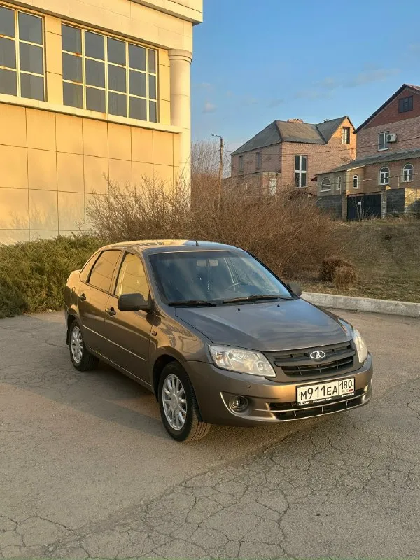 ❌продам автомобиль❌ 🚘марка: ваз granta ⛽️объем: 1.6 (8-ми клаппаная) 🛻год выпуска: 2014 🕹️кпп: механическая 5ст. 💰цена: 485.000₽ 🛣️пробег: 219.000км продаю свою машину, не перекуп. комплектация: стандарт. состояние хорошее. мотор и коробка на отлично. масло не ест, замена каждые 7.000км, масло mannol. ходовая отлично. кузов без гнили и рыжиков, летом производился антикор днища. машина в шумке, стоит хорошая музыка, активный сабвуфер, bi led туманки. хорошая летняя резина(отъездила пол сезона). салон ухоженный. документы в полном порядке. аргументированный торг у капота. все вопросы по телефону: +79496205561 📞 звоните: +7(949)6205561 - фотография - 1