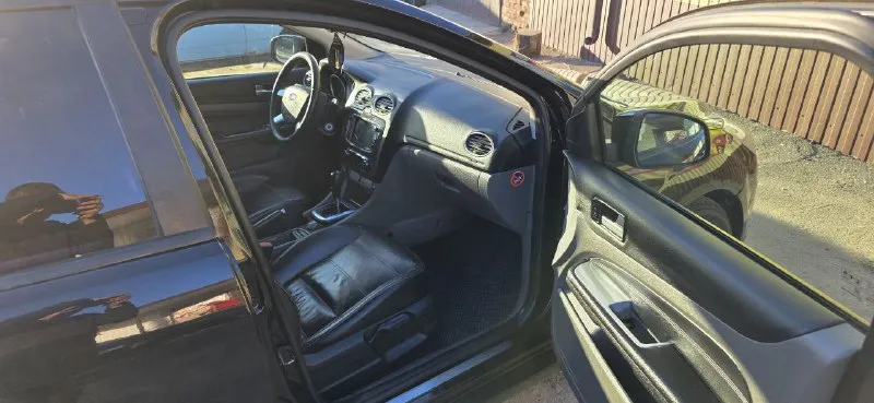 Ford focus 2 рестайлинг год: 2008 пробег: 245.500км. двигатель: 2.0л. акпп: 4ст. комплектация: chia максимальная, кожаный салон, подогрев сидений, андроид магнитола, двухзонный климат контроль, датчики дождя и света и. т.д более подробно по телефону г. мариуполь (мангуш) +79497138247 владимир цена: 599.999₽ - фотография - 5