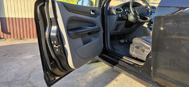 Ford focus 2 рестайлинг год: 2008 пробег: 245.500км. двигатель: 2.0л. акпп: 4ст. комплектация: chia максимальная, кожаный салон, подогрев сидений, андроид магнитола, двухзонный климат контроль, датчики дождя и света и. т.д более подробно по телефону г. мариуполь (мангуш) +79497138247 владимир цена: 599.999₽ - фотография - 8