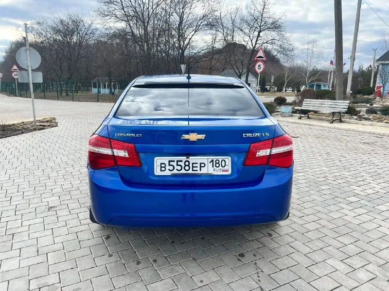 Chevrolet cruze ls год выпуска 2011 1.8 ат бензин. пробег 220.000 мотор отличный, надежный, не дымит, не троит, не потеет! масло не расходует! акпп чистый автомат классический, не пинает, не буксует, переключает мягко! ходовая не гремит, не стучит, едет ровно, никуда не тянет! рыжиков и гнили нет! магнитола андроид, bt аудио, видеорегистратор кондиционер заправлен, и холодит печка работает электрика вся исправна, работают все что есть, и должно! вообщем вся обслужена, вложений не требует, сел и поехал по документам полный порядок, без запретов, без штрафов, переоформление без проблем ! любые проверки на сервисе за ваш счет! осмотр г. донецк рассмотрю варианты обмена, с вашей доплатой все вопросы по телефону +79494171326 цена 680.000 торг - фотография - 5