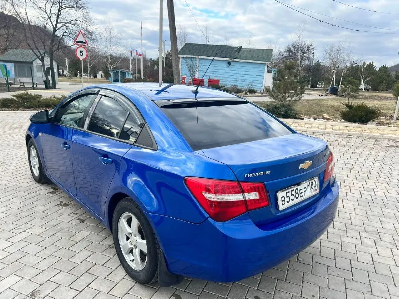 Chevrolet cruze ls год выпуска 2011 1.8 ат бензин. пробег 220.000 мотор отличный, надежный, не дымит, не троит, не потеет! масло не расходует! акпп чистый автомат классический, не пинает, не буксует, переключает мягко! ходовая не гремит, не стучит, едет ровно, никуда не тянет! рыжиков и гнили нет! магнитола андроид, bt аудио, видеорегистратор кондиционер заправлен, и холодит печка работает электрика вся исправна, работают все что есть, и должно! вообщем вся обслужена, вложений не требует, сел и поехал по документам полный порядок, без запретов, без штрафов, переоформление без проблем ! любые проверки на сервисе за ваш счет! осмотр г. донецк рассмотрю варианты обмена, с вашей доплатой все вопросы по телефону +79494171326 цена 680.000 торг - фотография - 6