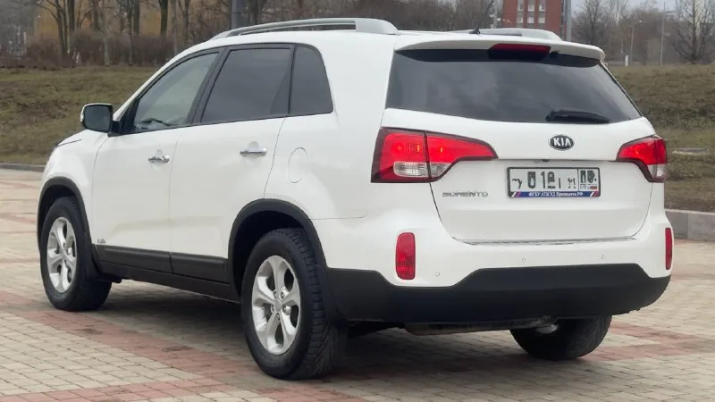 Kia sorento 2014 год двигатель 2.4 бензин коробка автомат пробег 174тыс. км автомобиль в отличном состоянии, авто обслужен от и до, вложения не требует не какого от слова совсем ! комплектация кожаный салон электропривод зеркал полный привод помощь при спуске круизконтроль мультируль без ключевой доступ запуск старт stop камера заднего вида климат контроль двух зоны подогрев сидений подогрев зеркал подогрев дворников подогрев руля антибликовое зеркало датчик света датчик дождя два ключа abs esp airbag бортовой компьютер четыре стеклоподъемника с документами все в полном порядке, продажа с полным переоформлением в гаи г. донецк цена 1.625.000 звоните остальное по тел. +79496447942 возможно продажа в кредит - фотография - 6