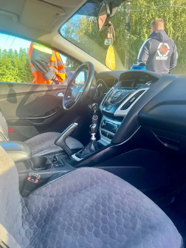 Продам ford focus : 1.0 turbo (бензин) коробка: механика пробег: 121000 км год: 2013 ‼️машина в отличном состоянии, как технически так и визуально! полностью обслужена! на данный момент не требует вложений! пробег 100% оригинальный! любые проверки приветствуются! тех осмотр пройден, авто готово к переоформлению‼️ 💰 цена: 780,000 руб ( реальному покупателю торг при осмотре ) 📞 телефон: +79497270251 📲 tg: @aleksandr_aleksandr11 📞 звоните: +7(949)7270251 - фотография - 7