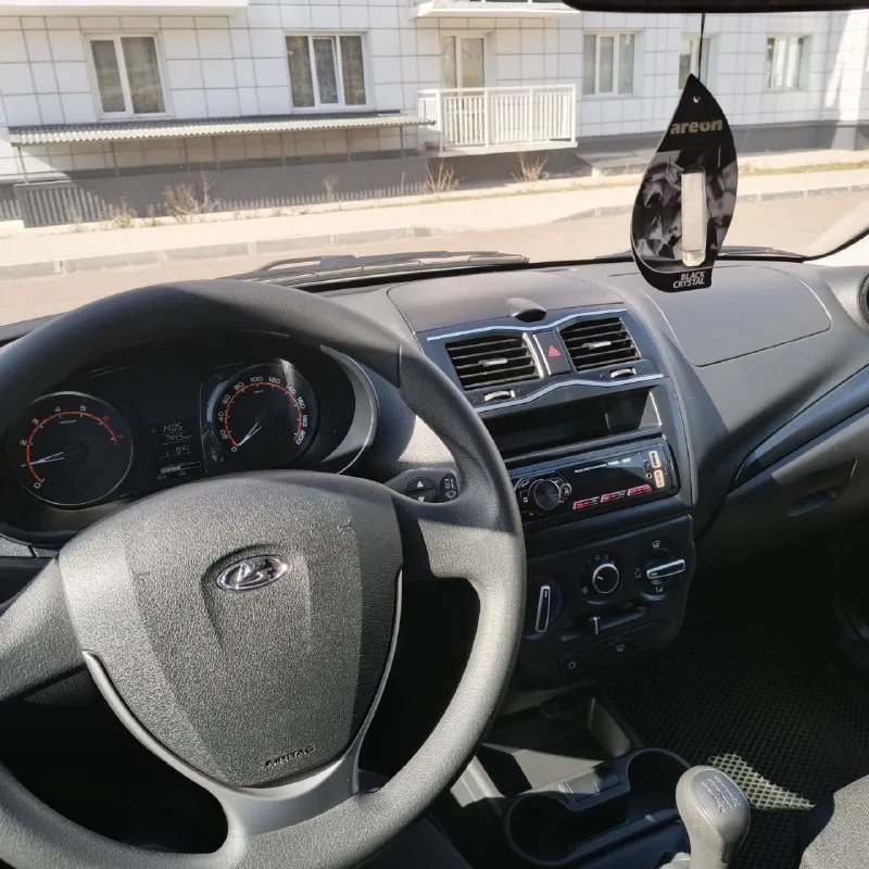 Продам ваз granta 2025, 1.6 л. (90 л. с.). 7500 км. родного пробега. состояние нового автомобиля. эур, абс, airbag, кондиционер, обогрев зеркал, электрозеркала, стеклоподъёмники. хорошая сигнализация starline с обратной связью и автозапуском. 950 000 мариуполь +794943598996 📲 tg: галина 📞 звоните: +7(949)4359899 - фотография - 7