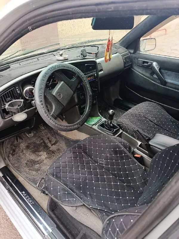 Продам фольцваген пассат вариант б3 1989год 1,6 бензин переделаный под карбюратор(солекс) машина покупалась для поездок на рыбалку! оригинальный птс я второй хозяин. мотор капиталеный в 2024 году за зиму была сделана вся подвеска, также ремень грм, помпа, всё опоры двигателя, коробки, всё масла двигателт, коробка, дополнительно установленно гидроусилитель руля, стеклоподъёмники, електро зеркала, салон перешит собствеными силами. ещё очень много доработок всё раскажу покажу зад автомобиля был поднят, для поднятия передка всё есть, не успел. много запчастей отдам с ней. по кузову дыр нет от слово совсем. комплект зимних колёс на штампах с оригинальными колпаками. в машину было вложено много сил и денег всё подробности по телефону донецк +79494928738 - фотография - 9