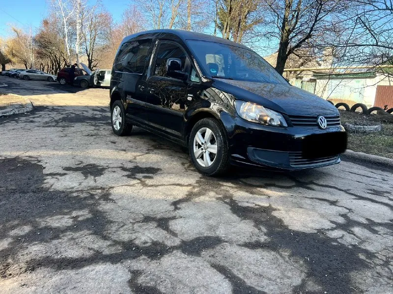 Продам volkswagen caddy минивэн автомобиль в идеальном состоянии 2014 г. выпуска 80 000 родного пробега самая полная комплектация круиз контроль подогрев сидений электростеклопакет абс антизанос все что нужно для комфортной езды автомобиль сделан на две двери очень удобно автомобильный весь в заводском окрасе один хозяин с автосалона два комплекта колёс на титановых дисках ходовая вся идеальная масла фильтра заменил автомобиль полностью новый автомобиль хранился в тёплым сухом гараже звоните в любое время +79496645504 цена 700тысяч 📞 звоните: +7(949)6645504 - фотография - 7