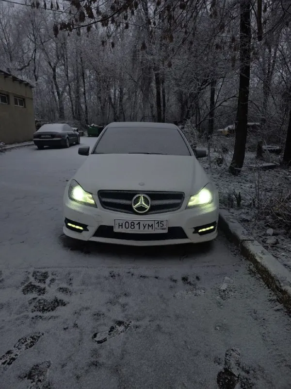 Mercedes c180 w204 2011г. , 1.8t, установлен 1stage, стоит выхлоп, амг версия, ошибок нет, систем требущих ремонта/замены нет, на всё, что делал в машине есть заказ-наряды, то проводилось в конце февраля. едет бодро без запинов и стуков, резина новая, диски новые откатали зиму. я собственник по документам, продажа в связи с переходом на новый интересующий автомобиль +79498704619 цена 1.3 🍋 📲 tg: @hannakorot 📞 звоните: +7(949)8704619 - фотография - 4