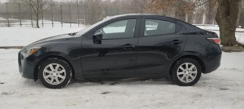 Toyota yaris 2019 год 1.5атмосферный (4 цилиндра!), 107 лс, 130тыс км пробег, 6ст. автоматическая aisin. масло 0w20 каждые 8тыс. экология стоит на месте, ничего не удалялось. стекла все родные(лобовое без сколов), безопасность вся целая. по кузову в отличном состоянии крашено 2 единицы, кузов оцинкован, ржавчины нет расход топлива 5.5- 7.5 в комплектации кнопка старт-стоп, активный круиз контроль, камера заднего хода, навигация и другое два комплекта покрышек и ковриков надёжный японский автомобиль, дам ещё гарантию цена 1.320 р тел +79493786727 📲 tg: ann 📞 звоните: +7(949)3786727 - фотография - 5