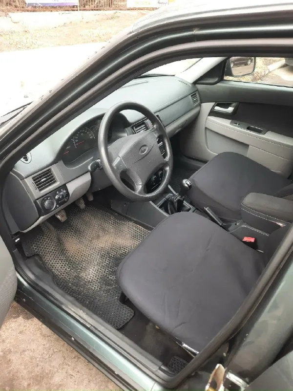 Ваз приора, 2011 г. в. , 1.6 (16 кл), мкпп, 158 000 км продаю свою приору 2011 года (я 4-й хозяин по птс). родной пробег 158 000 км. езжу каждый день. кузов живой, ровный, цвет зеленый металлик. денег на обслуживание не жалели — ставили только качественные брендовые запчасти. по технике вложений ноль — сел и поехал! мотор 1.6, 16 клапанов («шестнарь») гур передние электростеклоподъемники установлены безвтыковые поршня (клапана не гнет!) комплект грм gates (заменен 20 000 км назад) новые катушки зажигания bremi и свечи ngk новое сцепление luk (заменено 20 000 км назад) новый дроссель 54 мм поменяны все радиаторы, все патрубки заменены на силиконовые новый аккумулятор подвеска полностью перебрана: стоят стойки ss20 -30мм в круг свежие тормоза - brembo кузов поварен и полностью обработан антикором полный выхлоп «гранта спорт» (паук 4-1, трасса 51 мм) — звучит приятно и басисто сделана хорошая шумоизоляция (двери, пол, капот, багажник) — в салоне действительно тихо 2 комплек 📞 звоните: +7(949)4069153 - фотография - 7