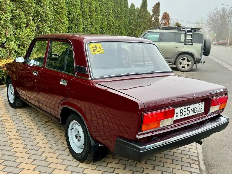 ✅продам ваз 2107 карбюратор год выпуска 2005 автотека зеленая 🌿 ✅65 тысячи пробега коробка передач 5 ступка по тех части без нареканий по кузову в идеальном состоянии без рыжиков вмятин царапин дно пороги целые не вареные по документам полный порядок видео обзор по запросу все вопросы по телефону писать звонить в любое время 💰цена автомобиля 255.000 тысяч, хороший торг! звоните +7 (961) 302-14-67 телеграмм: @officiall01_ol - фотография - 4