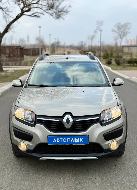 🇫🇷 renault sandero stepway 💰цена: 1 270 000р 🏢город: мариуполь 📅год выпуска: 2019 🧾пробег: 18 888км. ⚙️двигатель: 1.6 16v. ⛽топливо: бензин ⚙️кпп: автомат 📞 телефон: +7-989-263-55-56 +7-949-551-91-52 +7-949-727-41-51.. . ="emoji" style="background-image:url('//telegram. org/img/emoji/40/e29c85.png')">✅ оцинкованный кузов 🚙 двигатель k4m 1.6 16v очень резвый и надежный в паре с классическим гидротрансформаторным автоматом dp2. мягкая ходовая, высокий клиренс. ✅ самая максимальная комплектация: ❄️ климат-контроль, гур, abs, 2 airbag, подогрев сидений, птф, круиз-контроль и ограничитель скорости, регулировка по высоте сиденья и руля, кожаный мультируль, полный электопакет. ➕ новая зимняя резина. улица шевченко 2️⃣6️⃣9️⃣ 🏦 возможна продажа в кредит по двум документам. - фотография - 2