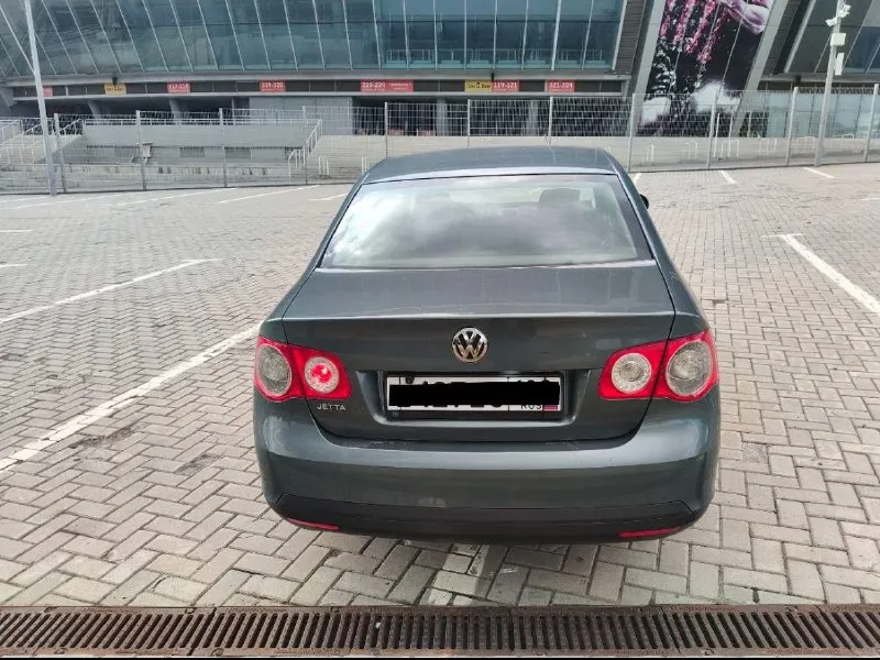 Продам volkswagen джетта 5, 2009 года, коробка автомат, 6 ступка. машина в достойном состоянии для с... - фотография