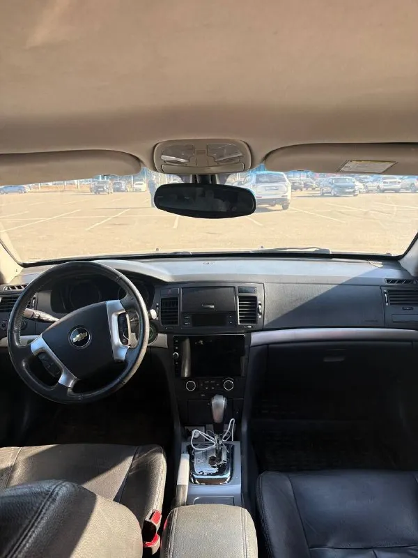 Chevrolet epica 2.5 at(6ступ), 2010 год пробег: 220.000 км в техническом плане авто в идеальном состоянии, коробка автомат - пинков нет от слова совсем, двигатель работает как часы, машина неприхотливая и комфортная, топ за свои деньги с документами полный порядок по кузову есть небольшие вмятинки ничего критичного и супер заметного нет состояние машины сел поехал автотека в порядке авто в хорошей комплектации и красивым салоном для своих лет цена 600.000р макеевка 📞 +79498338986 - фотография - 8