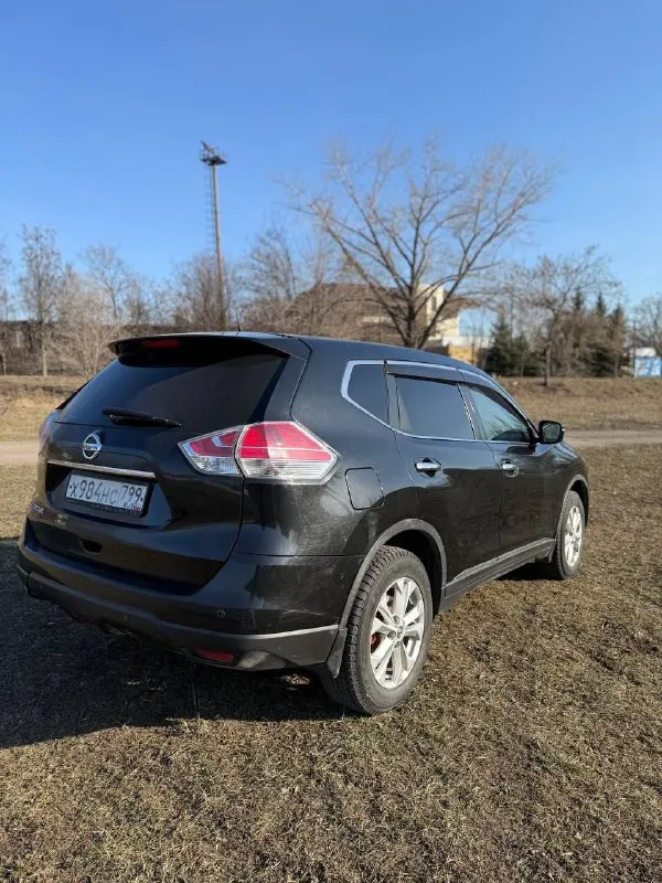 Продам nissan x-trail т-32 2015 года. полный привод. пробег 239000. двигатель 2 литра бензин. по двигателю и коробке вопросов нет. ходовая обслужена. хорошая комплектация: без ключевой доступ, кнопка start/stop, два ключа в комплекте. тонировка, обогрев сидений, обогрев лобового стекла, двух зонный климат контроль, круиз контроль, датчики дождя и света, помощь при спуске и подъёме, полный электро пакет, электро регулировка зеркал а также электропривод зеркал, электропривод багажника, парктроники, мультируль. документы в полном порядке, 2 хозяина за всё время птс оригинал, переоформление любое. цена 1350000 осмотр в донецке. +79491262857 📲 tg: дмитрий витальевич 📞 звоните: +7(949)1262857 - фотография - 4