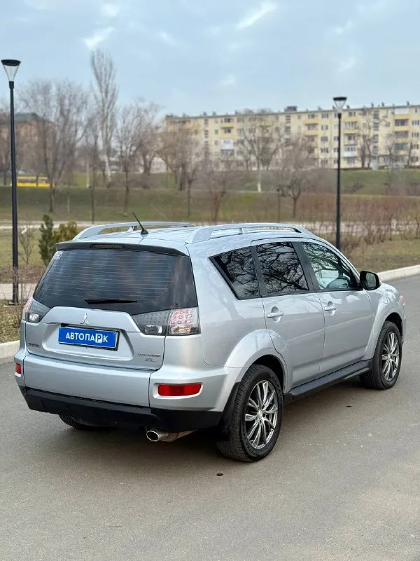 🇯🇵 mitsubishi outlander 💰цена: 1 100 000р 🏢город: мариуполь 📅год выпуска: 2009 🧾пробег: 198 507км. ⚙️двигатель: 2.0 ⛽топливо: бензин/газ ⚙️кпп: автомат 📞 телефон: +7-949-727-41-51 +7-989-263-55-56 +7-949-551-91-52 💾 описание: mitsub. .. >✅ южная эксплуатация. ✅ техническая часть на 5+ ✅ оригинальный пробег. ✅ салон как новый. ✅ салон трансформер. ✅ отличная комплектация: ❄️ кондиционер, подогрев сидений, гур, abs, птф, кожаный мультируль, центральный замок, tesla магнитола с камерой заднего вида, хорошая летняя резина на красивых литых дисках. улица шевченко 2️⃣6️⃣9️⃣ 🏦 возможна продажа в кредит по двум документам. - фотография - 4