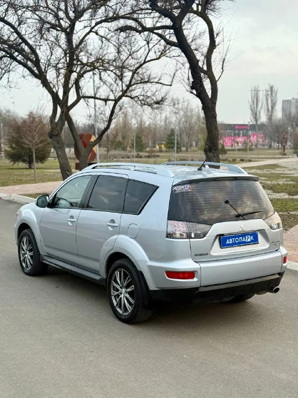 🇯🇵 mitsubishi outlander 💰цена: 1 100 000р 🏢город: мариуполь 📅год выпуска: 2009 🧾пробег: 198 507км. ⚙️двигатель: 2.0 ⛽топливо: бензин/газ ⚙️кпп: автомат 📞 телефон: +7-949-727-41-51 +7-989-263-55-56 +7-949-551-91-52 💾 описание: mitsub. .. >✅ южная эксплуатация. ✅ техническая часть на 5+ ✅ оригинальный пробег. ✅ салон как новый. ✅ салон трансформер. ✅ отличная комплектация: ❄️ кондиционер, подогрев сидений, гур, abs, птф, кожаный мультируль, центральный замок, tesla магнитола с камерой заднего вида, хорошая летняя резина на красивых литых дисках. улица шевченко 2️⃣6️⃣9️⃣ 🏦 возможна продажа в кредит по двум документам. - фотография - 6