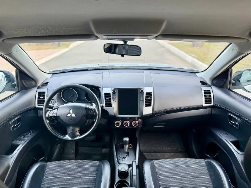🇯🇵 mitsubishi outlander 💰цена: 1 100 000р 🏢город: мариуполь 📅год выпуска: 2009 🧾пробег: 198 507км. ⚙️двигатель: 2.0 ⛽топливо: бензин/газ ⚙️кпп: автомат 📞 телефон: +7-949-727-41-51 +7-989-263-55-56 +7-949-551-91-52 💾 описание: mitsub. .. >✅ южная эксплуатация. ✅ техническая часть на 5+ ✅ оригинальный пробег. ✅ салон как новый. ✅ салон трансформер. ✅ отличная комплектация: ❄️ кондиционер, подогрев сидений, гур, abs, птф, кожаный мультируль, центральный замок, tesla магнитола с камерой заднего вида, хорошая летняя резина на красивых литых дисках. улица шевченко 2️⃣6️⃣9️⃣ 🏦 возможна продажа в кредит по двум документам. - фотография - 8