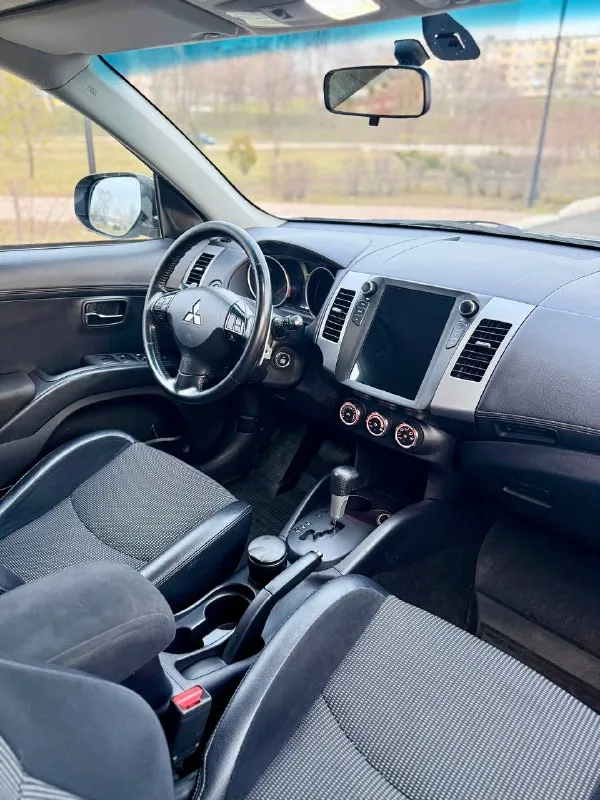 🇯🇵 mitsubishi outlander 💰цена: 1 100 000р 🏢город: мариуполь 📅год выпуска: 2009 🧾пробег: 198 507км. ⚙️двигатель: 2.0 ⛽топливо: бензин/газ ⚙️кпп: автомат 📞 телефон: +7-949-727-41-51 +7-989-263-55-56 +7-949-551-91-52 💾 описание: mitsub. .. >✅ южная эксплуатация. ✅ техническая часть на 5+ ✅ оригинальный пробег. ✅ салон как новый. ✅ салон трансформер. ✅ отличная комплектация: ❄️ кондиционер, подогрев сидений, гур, abs, птф, кожаный мультируль, центральный замок, tesla магнитола с камерой заднего вида, хорошая летняя резина на красивых литых дисках. улица шевченко 2️⃣6️⃣9️⃣ 🏦 возможна продажа в кредит по двум документам. - фотография - 9