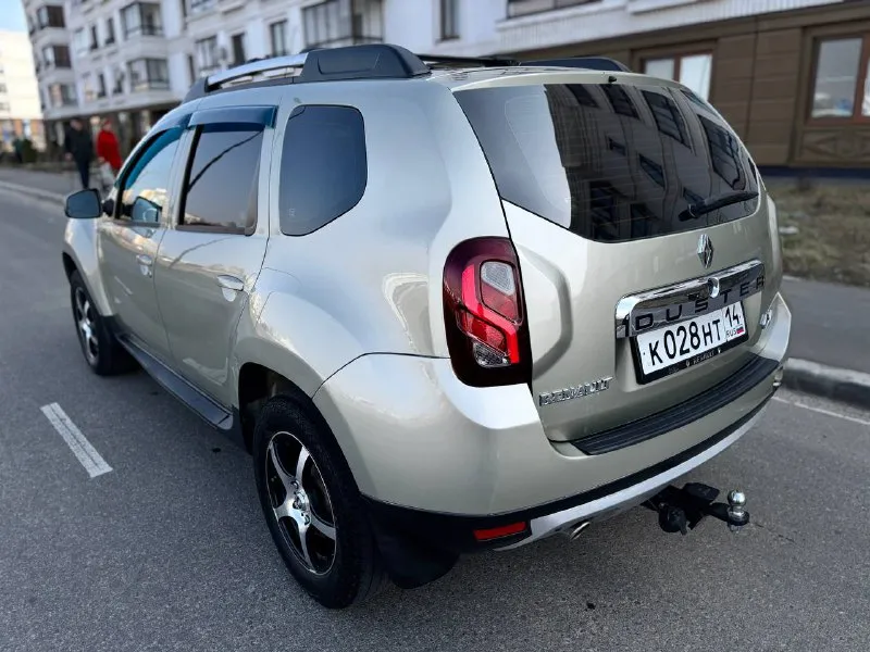 Renault duster 2012г 1.5 дизель мкпп 6.ст 💰цена 1.🍋050 тел +79497309912 авто в отличном состоянии!вложений не требует! надежное сочетание дизельного двигателя объемом 1.5 с шести ступенчатой механикой и полным приводом. все обслужено! кузов, днище и силовые агрегаты без гнили ржавчины! два комплекта резины на дисках✅ лето на легкосплавных ✅ зима шипы на железках✅ кондиционер ✅ лед в фарах и туманках✅ фаркоп✅ подогревы сидений✅ мультимедиа на планшете✅ черный потолок алькантара✅ автотека зеленая без выплат✅ документы в полном порядке✅ 🫰цена 1.050 +79497309912 авто в мариуполе - фотография - 4