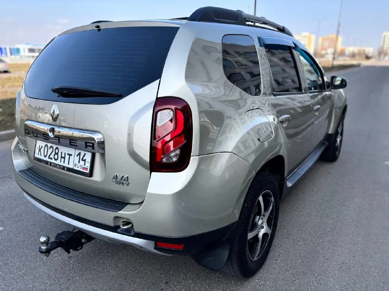 Renault duster 2012г 1.5 дизель мкпп 6.ст 💰цена 1.🍋050 тел +79497309912 авто в отличном состоянии!вложений не требует! надежное сочетание дизельного двигателя объемом 1.5 с шести ступенчатой механикой и полным приводом. все обслужено! кузов, днище и силовые агрегаты без гнили ржавчины! два комплекта резины на дисках✅ лето на легкосплавных ✅ зима шипы на железках✅ кондиционер ✅ лед в фарах и туманках✅ фаркоп✅ подогревы сидений✅ мультимедиа на планшете✅ черный потолок алькантара✅ автотека зеленая без выплат✅ документы в полном порядке✅ 🫰цена 1.050 +79497309912 авто в мариуполе - фотография - 5