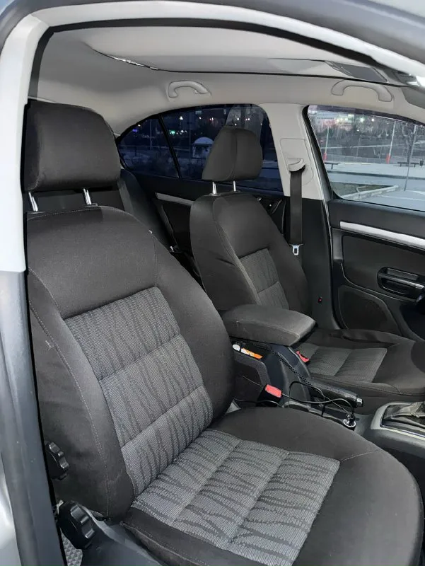 Бита! крашена! от сердца отрываю этот мир роскоши и комфорта. к вашему вниманию skoda octavia a5 fl 2013 1.8tfsi gen2. я второй владелец! документы чистые, машина на учете на мне, показываю я. в машину вложено много сил и денежных средств. по кузову уже делались ваговские болячки. косметика без чего-то серьёзного. по коробке была частичная замена масла, коробка asin не пинается, не хрустит, не скрипит, все переключает все работает. по подвеске были заменены маленькие сайлентблоки а так же стойки стабилизатора. по тормозам менялись колодки а так же задние тормозные блины. все жидкости были поменяны и выпиты. более детальная информация что менялось и делалось в машине могу рассказать реальным покупателям при осмотре. минусов нет, есть нюансы. цена: 875.000+торг телефон: 7-949-435-85-02 📞 звоните: +7(949)4358502 - фотография - 4