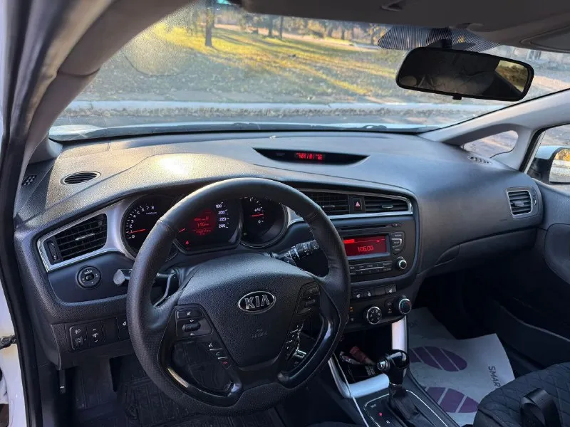 Продам kia ceed универсал 2016 года выпуска (рестайлинг) пробег 188 т. км автомобиль в очень хорошем состоянии, двигатель 1.6 масло не расходует, акпп классический автомат, без пинков и задержек ! автомобиль в очень хорошей комплектации мульти руль подогрев сидений 4 эсп подогрев руля круиз контроль кондиционер электрозеркала и много другое ! салон в очень хорошем состоянии. два ключа сервисная книга 📖 документы в полном порядке. 1.150 000₽ тысяч ! автомобиль находится в снежном! +79490347163 - фотография - 10