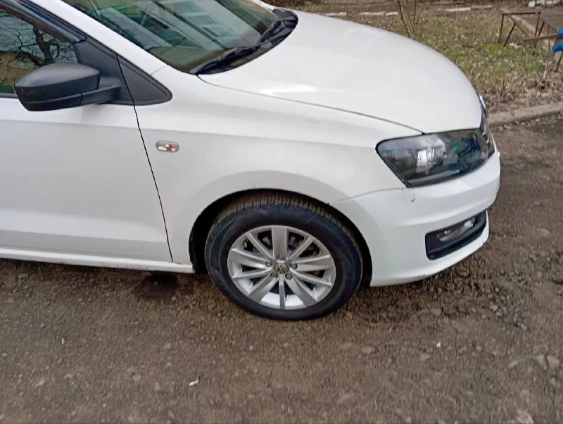 Volkswagen polo 2013 г. пробег: 137 т. км бензин 1.6 (цепной) полностью обслужен, заменены масла, фильтры замена масла каждые 7000, лью q8 отличные, новые billed линзы ухоженный салон два ключа новая летняя резина и диски сигнализация starline. цена: 690.000 📞 +7 (949) 303-47-02 📲 tg: @dhsjssjsi 📞 звоните: +7(949)3034702 - фотография - 2