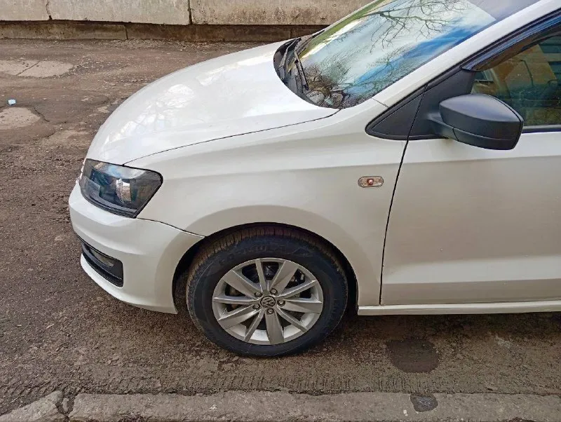Volkswagen polo 2013 г. пробег: 137 т. км бензин 1.6 (цепной) полностью обслужен, заменены масла, фильтры замена масла каждые 7000, лью q8 отличные, новые billed линзы ухоженный салон два ключа новая летняя резина и диски сигнализация starline. цена: 690.000 📞 +7 (949) 303-47-02 📲 tg: @dhsjssjsi 📞 звоните: +7(949)3034702 - фотография - 3
