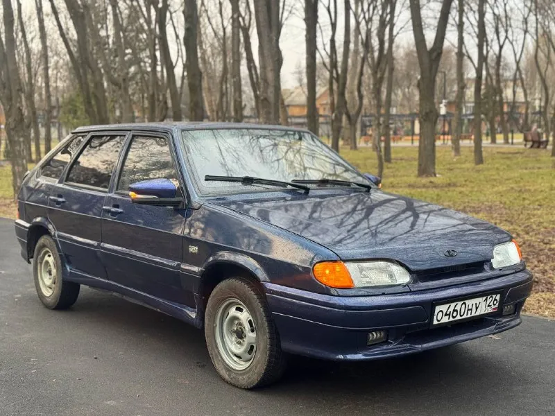 Продам ваз 2114 год 2007 пробег 257.000 родной масло не берет, не дымит, не троит коробка усиленная не выбивает, не хрустит ходовая в норме, ничего не стучит авто в дтп не было стекла все заводские, кроме лобового дно, стаканы, пороги, арки, ванночка под запаску, низа всех 4 дверей целые, ничего не гнилое, домкратится на все 4 колеса! эффектная. центральный замок. стоит хороший свет. музыка с блютус. спереди колонки на подиумах. салон в дорогих кожзам чехлах. подцветка синяя по салону. модный аля сенсорный переключатель печки. тех осмотр пройден, документы в полном порядке! цена 250.000₽ торг у капота осмотр донецк! +79494770764 📲 tg: @vdolichenko 📞 звоните: +7(949)4770764 - фотография - 2