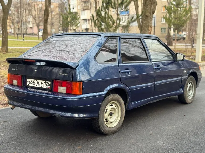 Продам ваз 2114 год 2007 пробег 257.000 родной масло не берет, не дымит, не троит коробка усиленная не выбивает, не хрустит ходовая в норме, ничего не стучит авто в дтп не было стекла все заводские, кроме лобового дно, стаканы, пороги, арки, ванночка под запаску, низа всех 4 дверей целые, ничего не гнилое, домкратится на все 4 колеса! эффектная. центральный замок. стоит хороший свет. музыка с блютус. спереди колонки на подиумах. салон в дорогих кожзам чехлах. подцветка синяя по салону. модный аля сенсорный переключатель печки. тех осмотр пройден, документы в полном порядке! цена 250.000₽ торг у капота осмотр донецк! +79494770764 📲 tg: @vdolichenko 📞 звоните: +7(949)4770764 - фотография - 5