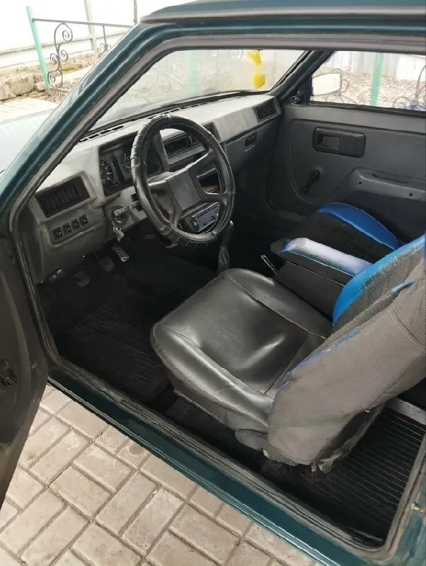 Таврия 2006 год выпуска газ бензин двигатель работает отлично, не дымит, масло не расходует, не троит коробка переключает отлично, не выбивает, не хрустит. ходовая часть вся перебрана, едит тихо и мягко кузов в заводской краске дно стаканы ланжероны в отличном состоянии! новый аккумулятор, электрика вся исправна новый термостат, новый антифриз. свечи и провода. 110т. рублей торг минимальный 180-регион до 2031 года собственник. осмотр г донецк возможен пригон +79495303301 📞 звоните: +7(949)5303301 - фотография - 5