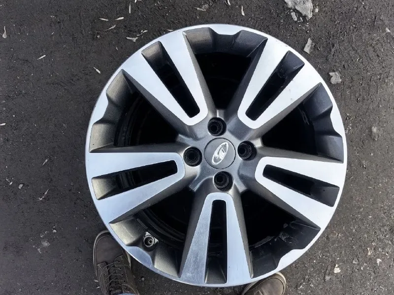 Продаю литые диски ваз vesta cross r17 - разболтовка 4×100 - ц. о 60.1мм - б/у цена: 23.000 ₽ все подробности по телефону +79493590755 г. харцызск. 📞 звоните: +7(949)3590755 - фотография - 3