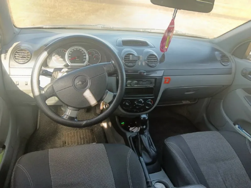 Продам лачетти 2007 год, 1,8 механика, двигатель абсолютно новый контракт прошёл не более 1000 км. с... - фотография