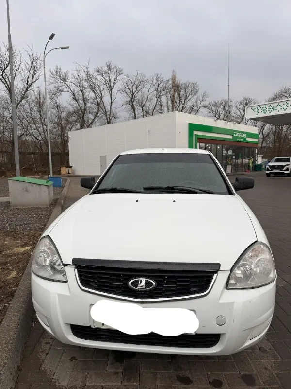 Продам приору 2011 года мотор идеально масла фильтра катушки свечи все новое аккумулятор новый короб... - фотография