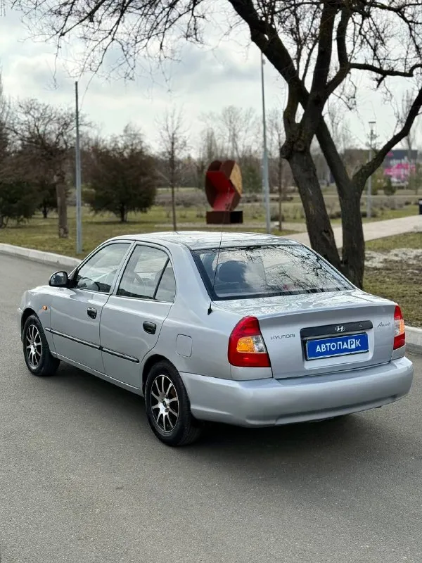 🇰🇵 hyundai accent 💰цена: 370 000р. 🏢город: мариуполь 📅год выпуска: 2003 🧾пробег: 293 750 км. ⚙️двигатель: 1.5 ⛽топливо: бензин ⚙️кпп: механика 📞 телефон: +7-949-727-41-51 +7-949-551-91-52 +7-989-263-55-56 💾 описание: hyundai accent (тагаз) — это надежный и популярный автомобиль, с высокой надежностью и не дорогим обслуживанием. ✅ отличное техническое и внешнее состояние ✅ кузов без коррозии ✅ оригинальный пробег ✅ южная эксплуатация кондиционер, гур, два стеклоподъемника, литые диски на хорошей резине. ➕автомобиль с пройденным техническим осмотром и готов к переоформлению. улица шевченко 2️⃣6️⃣9️⃣ 🏦 возможна продажа в кредит по двум документам. - фотография - 4