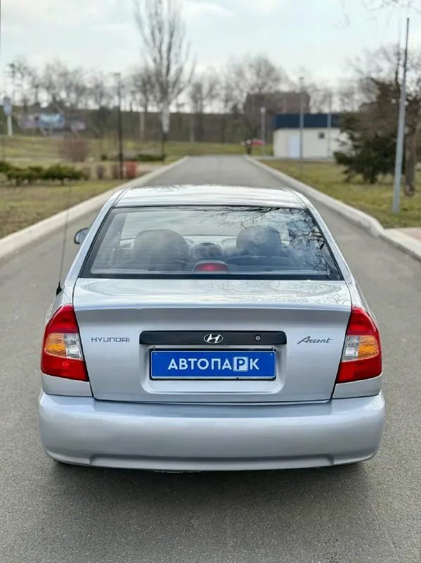 🇰🇵 hyundai accent 💰цена: 370 000р. 🏢город: мариуполь 📅год выпуска: 2003 🧾пробег: 293 750 км. ⚙️двигатель: 1.5 ⛽топливо: бензин ⚙️кпп: механика 📞 телефон: +7-949-727-41-51 +7-949-551-91-52 +7-989-263-55-56 💾 описание: hyundai accent (тагаз) — это надежный и популярный автомобиль, с высокой надежностью и не дорогим обслуживанием. ✅ отличное техническое и внешнее состояние ✅ кузов без коррозии ✅ оригинальный пробег ✅ южная эксплуатация кондиционер, гур, два стеклоподъемника, литые диски на хорошей резине. ➕автомобиль с пройденным техническим осмотром и готов к переоформлению. улица шевченко 2️⃣6️⃣9️⃣ 🏦 возможна продажа в кредит по двум документам. - фотография - 5