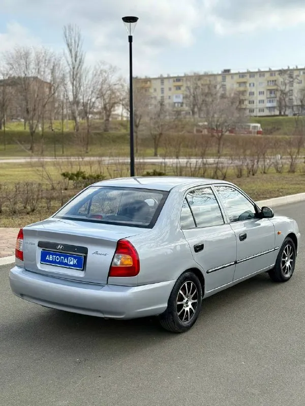 🇰🇵 hyundai accent 💰цена: 370 000р. 🏢город: мариуполь 📅год выпуска: 2003 🧾пробег: 293 750 км. ⚙️двигатель: 1.5 ⛽топливо: бензин ⚙️кпп: механика 📞 телефон: +7-949-727-41-51 +7-949-551-91-52 +7-989-263-55-56 💾 описание: hyundai accent (тагаз) — это надежный и популярный автомобиль, с высокой надежностью и не дорогим обслуживанием. ✅ отличное техническое и внешнее состояние ✅ кузов без коррозии ✅ оригинальный пробег ✅ южная эксплуатация кондиционер, гур, два стеклоподъемника, литые диски на хорошей резине. ➕автомобиль с пройденным техническим осмотром и готов к переоформлению. улица шевченко 2️⃣6️⃣9️⃣ 🏦 возможна продажа в кредит по двум документам. - фотография - 6