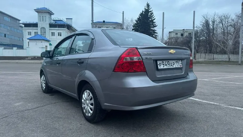 Chevrolet aveo (авео) двигатель 1.4 год: 2010 тип кпп: механическая пробег: 82 000 дополнительная информация: автомобиль в идеальном состоянии. один собственник, одна запись в птс. два косметических окраса, любые проверки. по мотору все сухо, ни одного потека, новый аккумулятор, кондиционер, пороги днище в отличном состоянии, как новая. подвеска отлично, ничего делать не нужно. гаражное хранение, реагентов не видел. два ключа, сигнализация. осмотр донецк, торг у капота цена: 560000 руб +79497710177 📞 звоните: +7(949)7710177 - фотография - 2