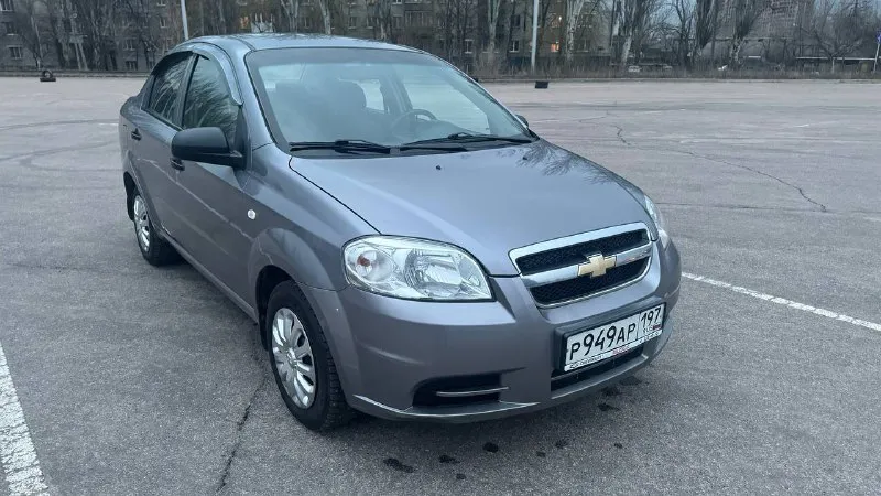 Chevrolet aveo (авео) двигатель 1.4 год: 2010 тип кпп: механическая пробег: 82 000 дополнительная информация: автомобиль в идеальном состоянии. один собственник, одна запись в птс. два косметических окраса, любые проверки. по мотору все сухо, ни одного потека, новый аккумулятор, кондиционер, пороги днище в отличном состоянии, как новая. подвеска отлично, ничего делать не нужно. гаражное хранение, реагентов не видел. два ключа, сигнализация. осмотр донецк, торг у капота цена: 560000 руб +79497710177 📞 звоните: +7(949)7710177 - фотография - 3