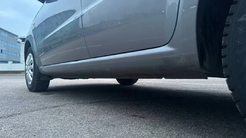 Chevrolet aveo (авео) двигатель 1.4 год: 2010 тип кпп: механическая пробег: 82 000 дополнительная информация: автомобиль в идеальном состоянии. один собственник, одна запись в птс. два косметических окраса, любые проверки. по мотору все сухо, ни одного потека, новый аккумулятор, кондиционер, пороги днище в отличном состоянии, как новая. подвеска отлично, ничего делать не нужно. гаражное хранение, реагентов не видел. два ключа, сигнализация. осмотр донецк, торг у капота цена: 560000 руб +79497710177 📞 звоните: +7(949)7710177 - фотография - 4