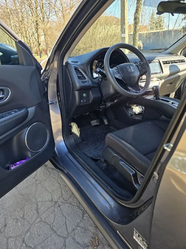 2016 год, 1.8, полный привод, пробег 129 тыс км. один владелец птс и стс в хорошем состоянии. комплектация : бесключевой доступ, климат контроль, подогревы сидений и зеркал, камера заднего хода, люк, старт-стоп и другое цена 1.6 +79494596510 📲 tg: ann 📞 звоните: +7(949)4596510 - фотография - 4