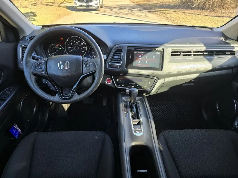 2016 год, 1.8, полный привод, пробег 129 тыс км. один владелец птс и стс в хорошем состоянии. комплектация : бесключевой доступ, климат контроль, подогревы сидений и зеркал, камера заднего хода, люк, старт-стоп и другое цена 1.6 +79494596510 📲 tg: ann 📞 звоните: +7(949)4596510 - фотография - 5