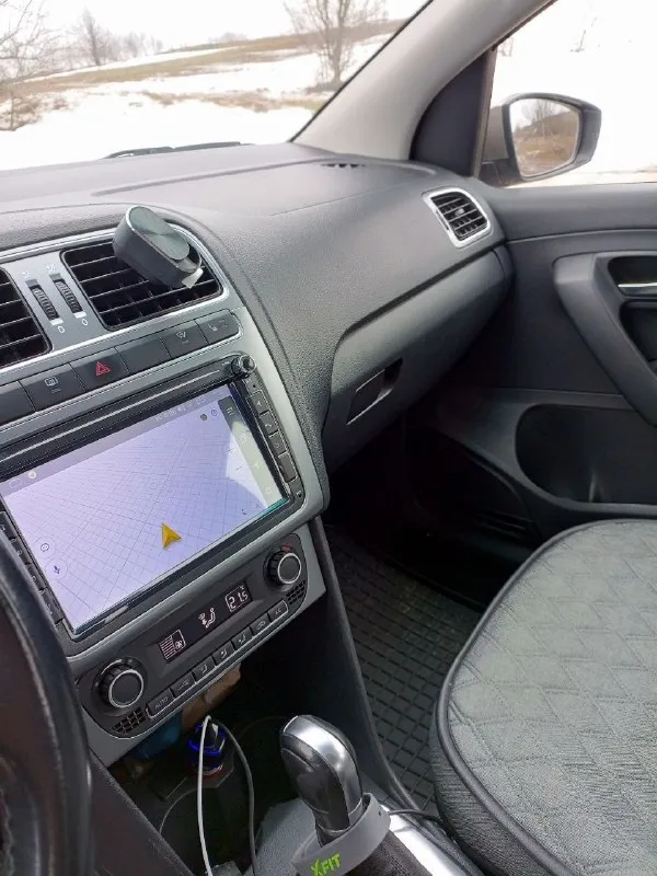 Volkswagen polo 2016 конец 155к ( родной) 1.6 ат ( aisin ) +79790520691 990.000тр продам поло декабрь 2016г комплектация hightline, состояние идеальное, 2 собственника, климат контроль, птс оригинал, вся в родной краске, без дтп и любых притертостей, все расходники поменяны, без любых вложений. подвеска тихая, нет ни звука, ни такси ни каршеринг никогда не была, двс акпп на отлично, камера заднего хода, мультируль, 4 подъёмника, abs, esp, пробег не скрученный как на 80% таких же авто, цена низ рынка на такую комплектацию и состояние так как в продаже другое авто ! 2 комплекта колес, эксплуатация бережная, ездила девушка срочно ! - фотография - 9