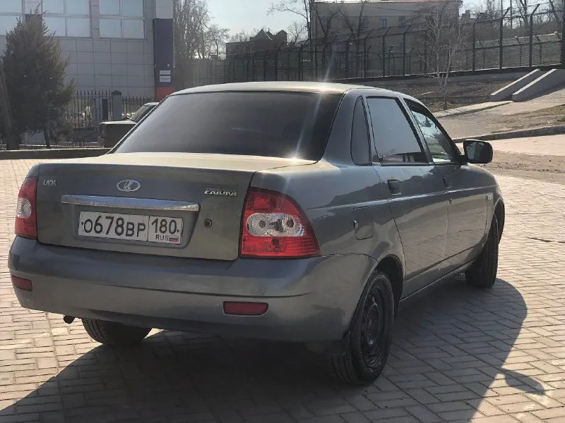 Продам свою приору 2008 год выпуска 210000 родной пробег двигатель работает идеально коробка переключает плавно посторонних звуков нет новая резина хорошая музыка центральный замок с доводчиком стекол обогрев зеркал салон чистый и опрятный стаканы лонжероны в заводском состоянии по кузову все как на фото машина полностью обслужена вложений не требует переоформление обязательно я хозяин +79498393960 📲 tg: вова ник 📞 звоните: +7(949)8393960 - фотография - 5