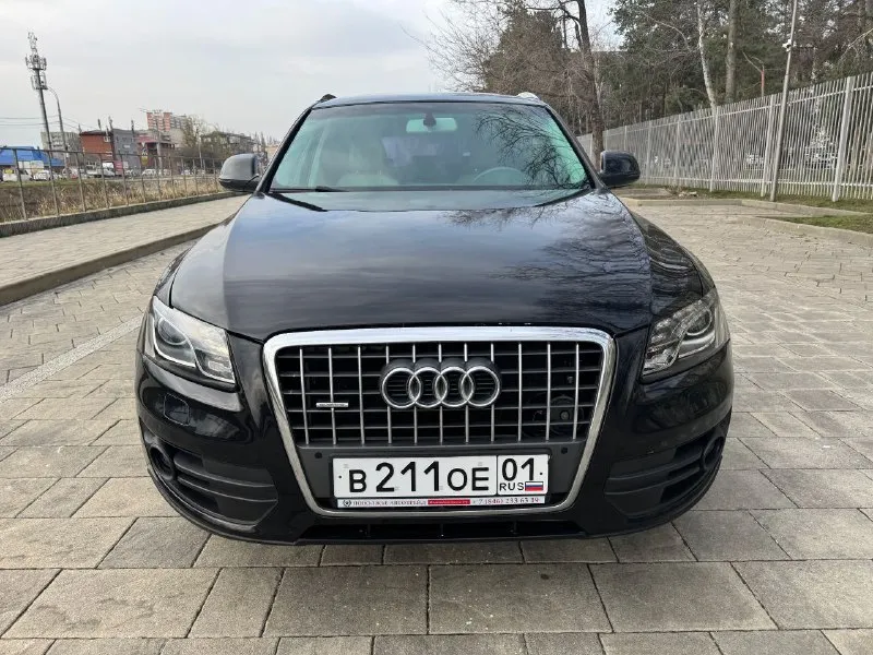 Продам audi q5 2009 год 3л дизель (238 л. с. ) пробег - 142 000 км кпп - робот автомобиль в отличном состоянии. двигатель работает ровно, без посторонних шумов, коробка переключает плавно, без пинков, ходовая часть на отлично, полностью перебрана. установлен хороший свет. есть все для комфортной езды и всё работает. светлый салон в отличном состоянии. юридически чиста без залогов и ограничений. находится в горловке цена - 1 350 000 рублей +79494372664 (тг) - фотография - 1